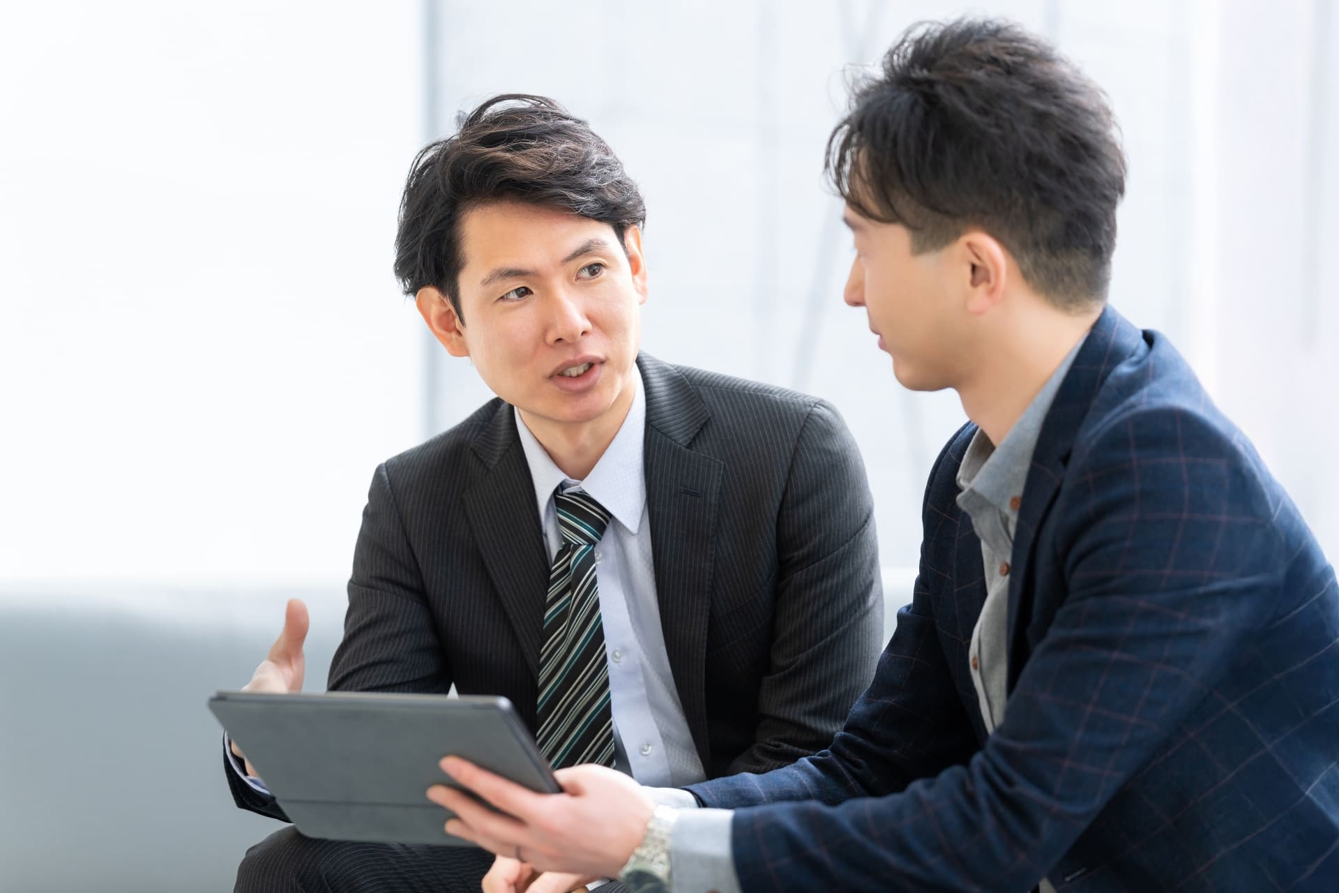 ESTP（起業家）の相性を徹底解説！恋愛・友情・職場で最高のパートナーを見つける方法